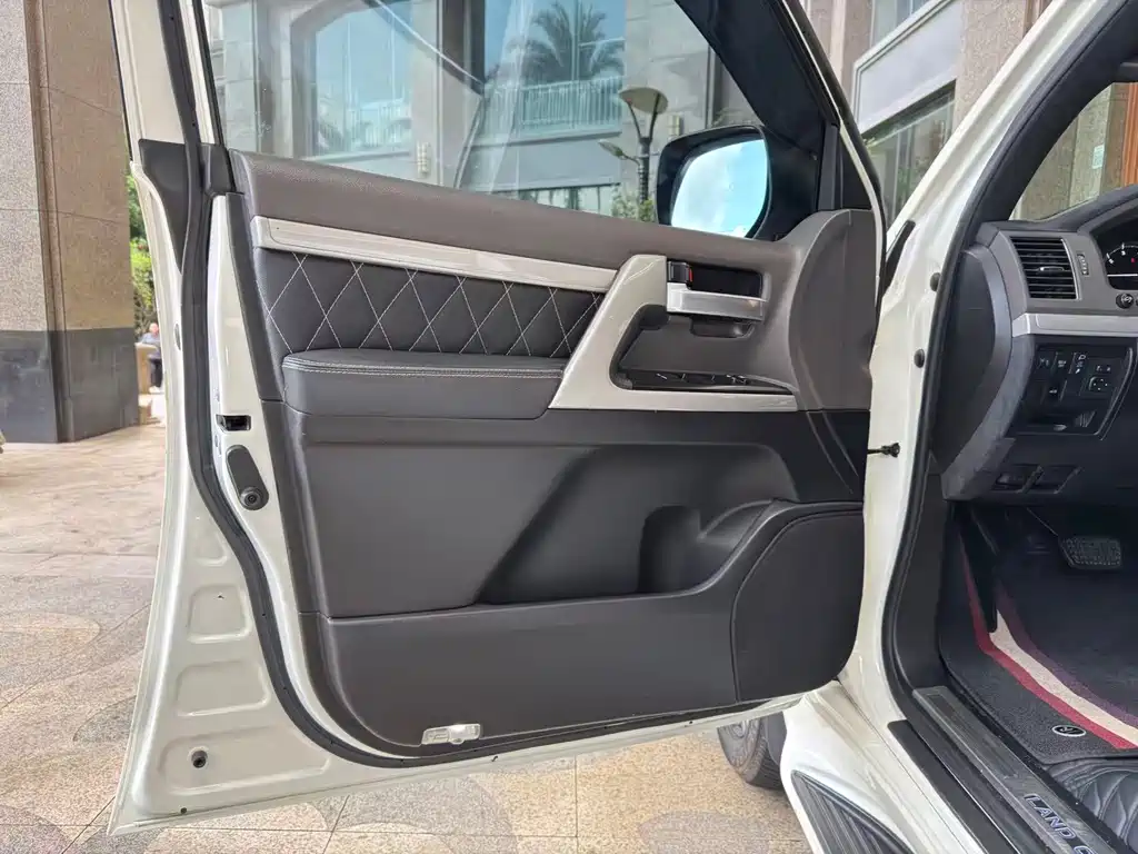 Toyota Land Cruiser 2018 — фото 17