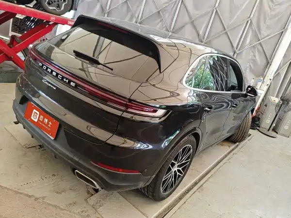 Porsche Cayenne 2025