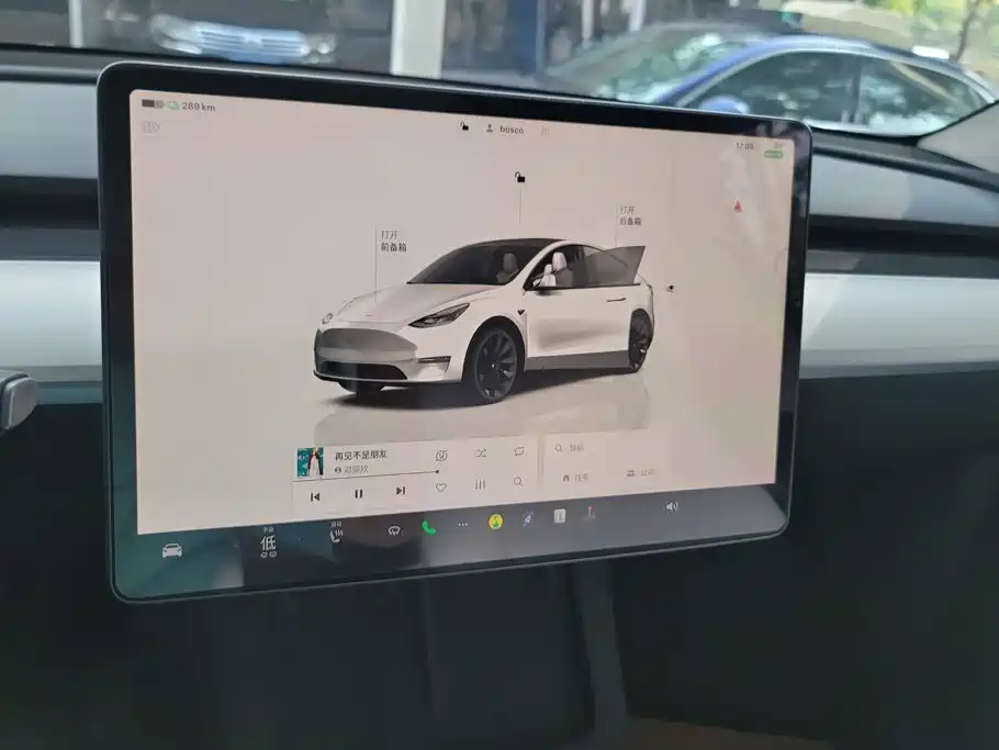 Tesla Model Y 2022 — фото 13