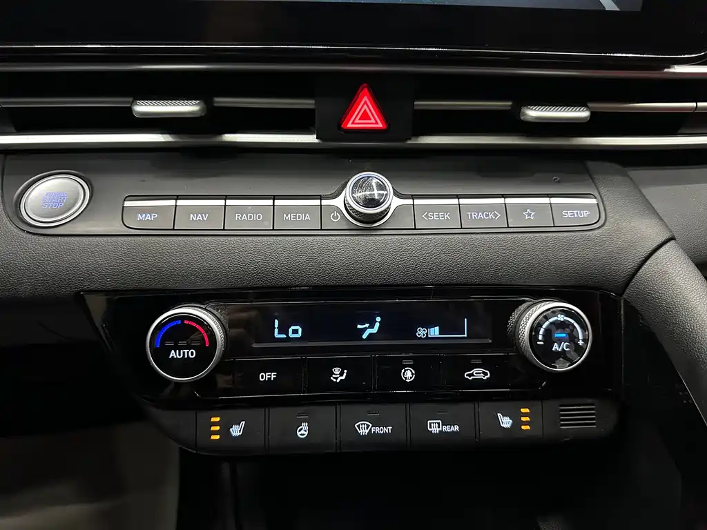 Hyundai Elantra 2023 — фото 14