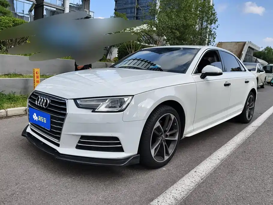 Audi A4L 2017 — фото 1