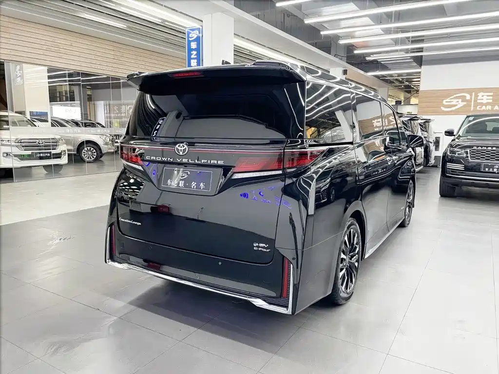 Toyota Vellfire 2024 — фото 6