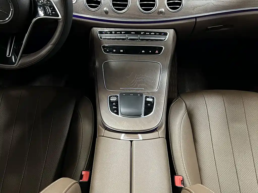 Mercedes-Benz E-Class 2021 — фото 15