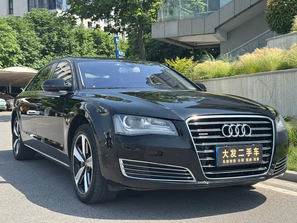 Audi A8 2013 — фото 2