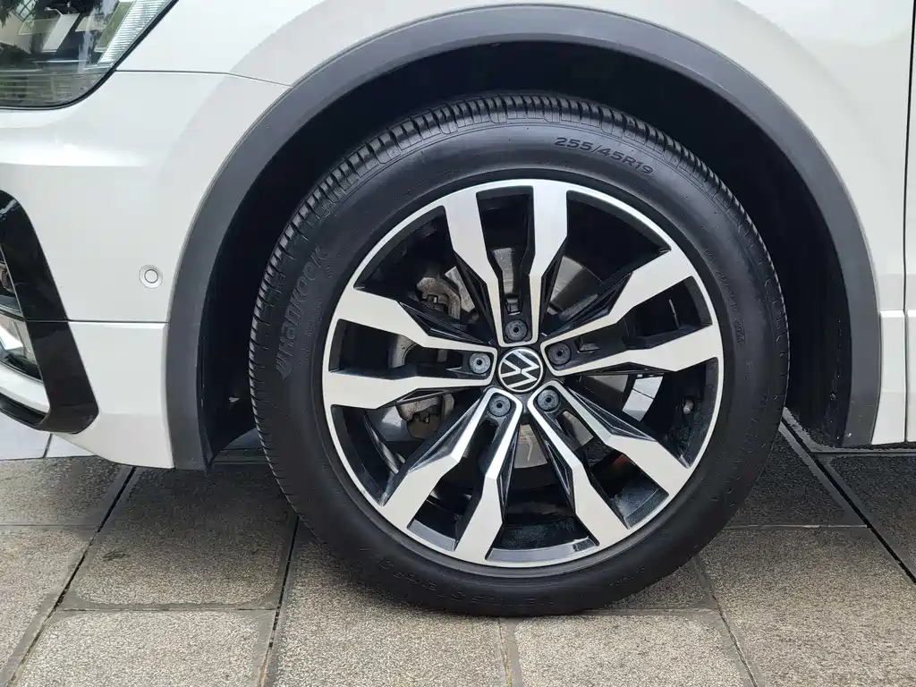 Volkswagen Tiguan L 2021 — фото 16