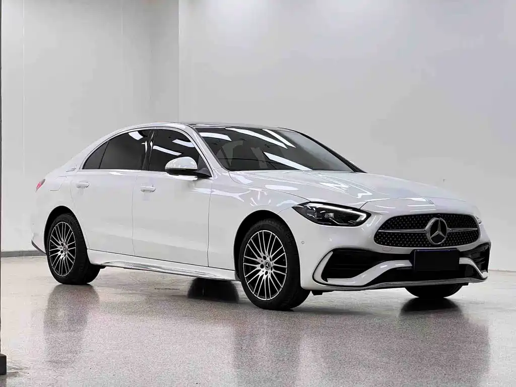 Mercedes-Benz C-Class 2024 — фото 3