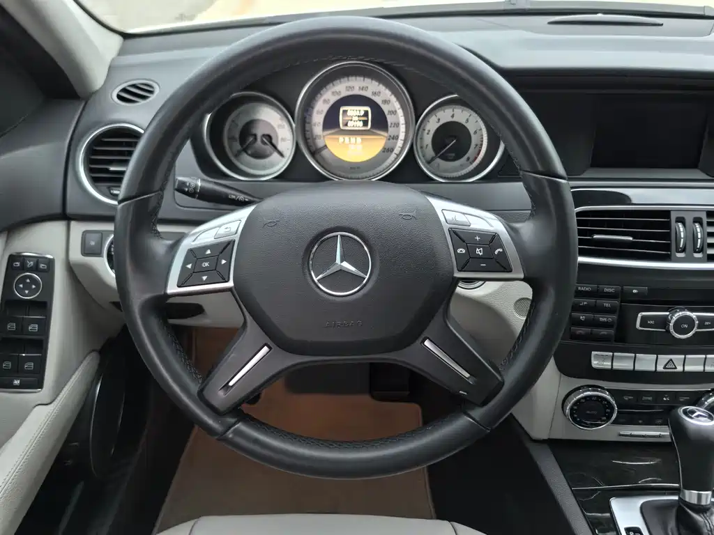 Mercedes-Benz C-Class 2012 — фото 10