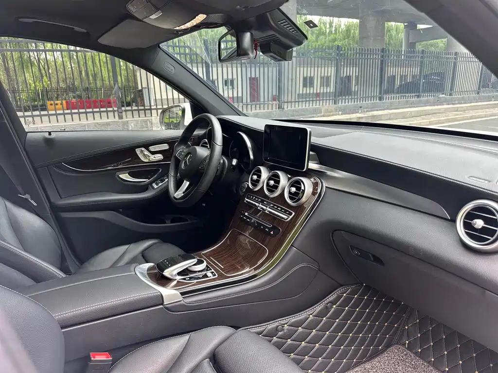 Mercedes-Benz GLC 2019 — фото 19