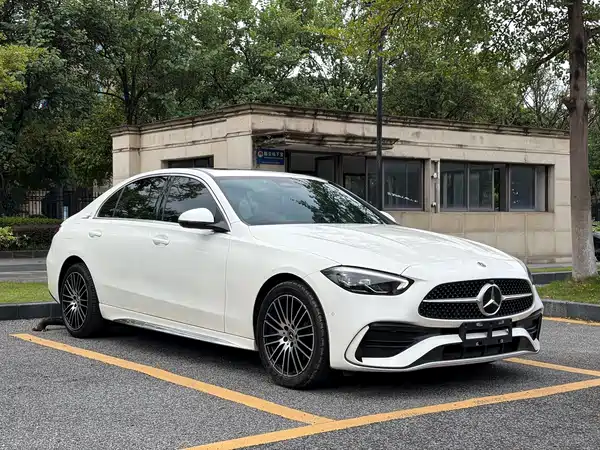 Mercedes-Benz C-Class 2024
