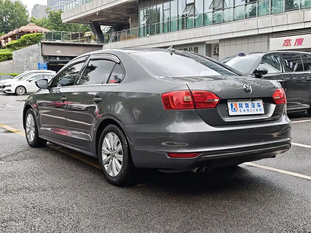 Volkswagen Sagitar 2014