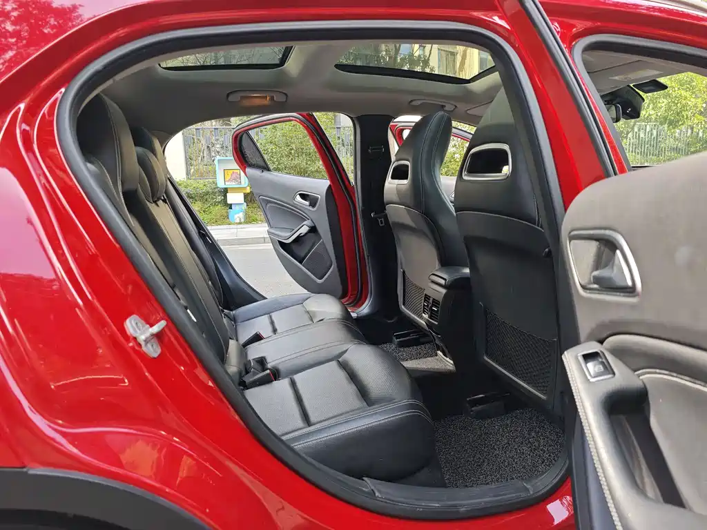 Mercedes-Benz GLA 2015 — фото 14