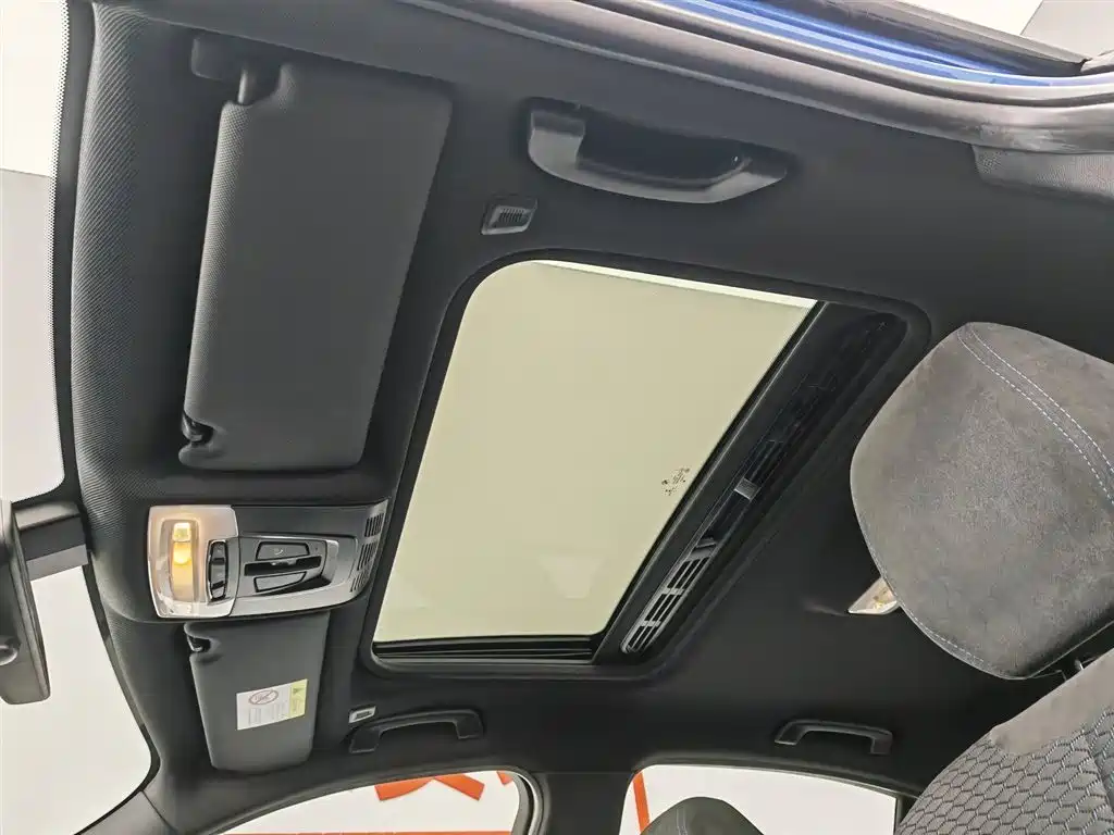 BMW 3 Series 2017 — фото 14