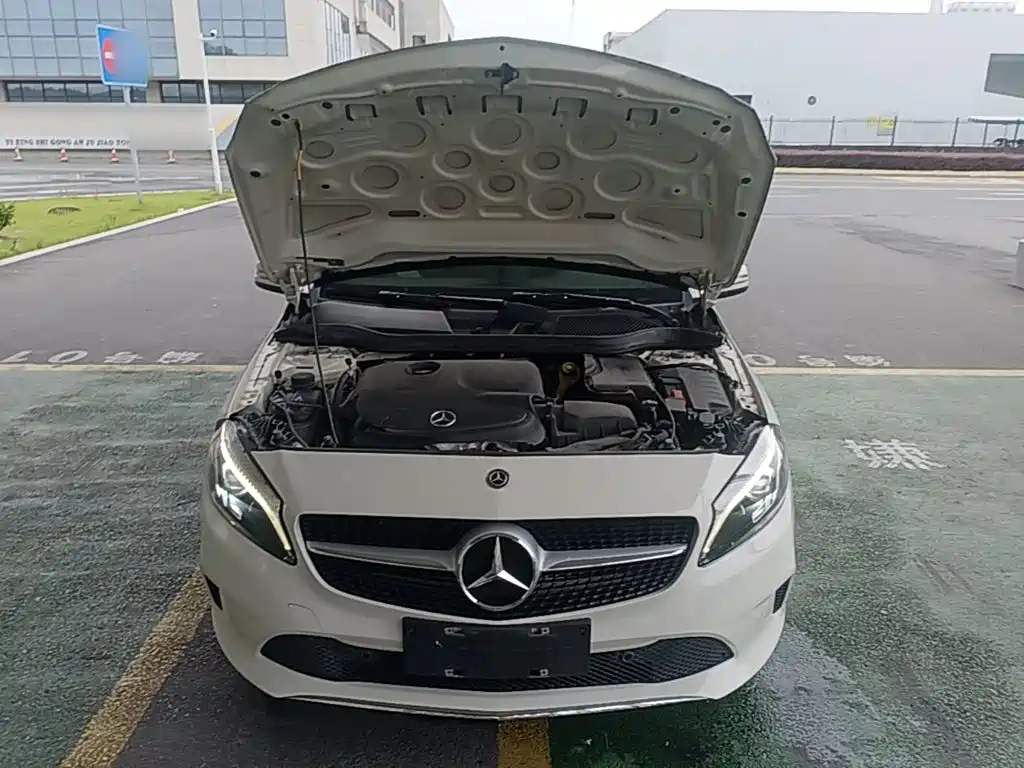 Mercedes-Benz A-Class 2018 — фото 20