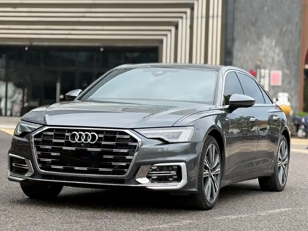 Audi A6L 2022 — фото 1