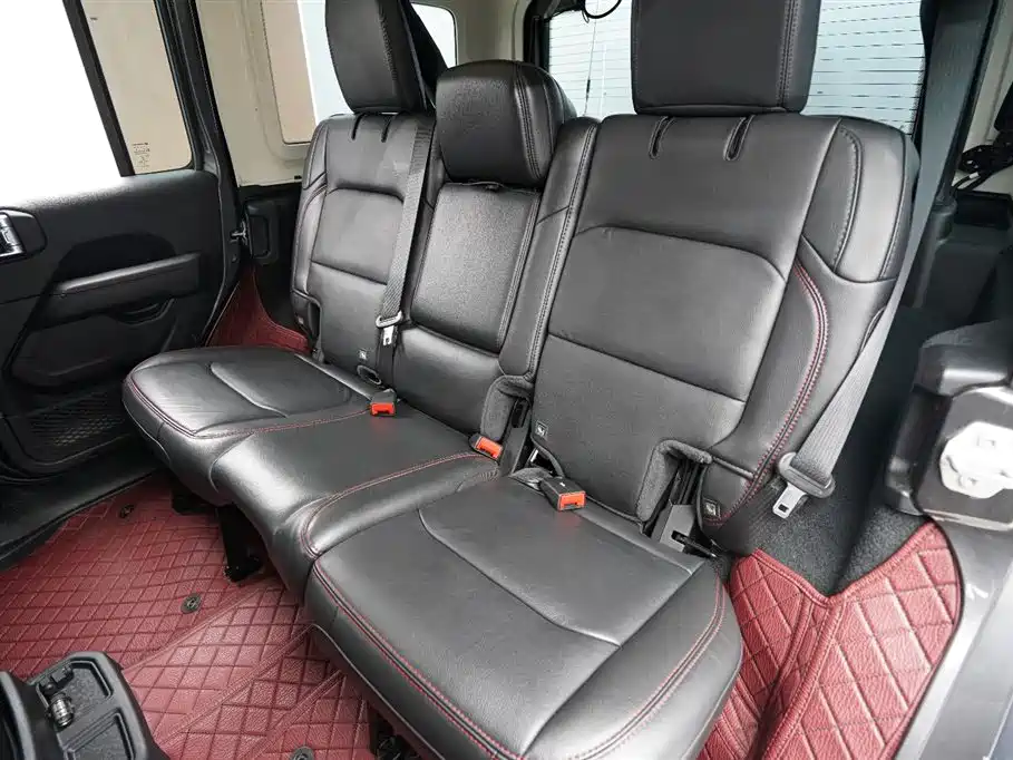 Jeep Wrangler 2023 — фото 14