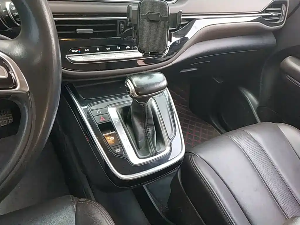 GAC Trumpchi M6 2019 — фото 14
