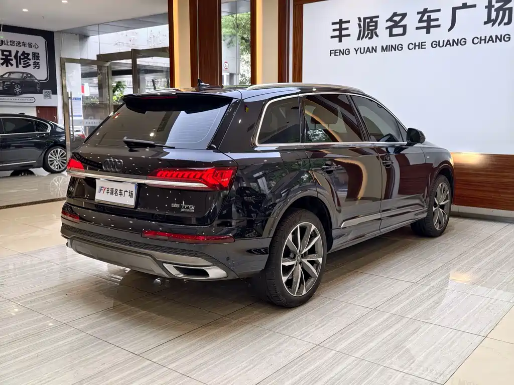 Audi Q7 2021 — фото 27