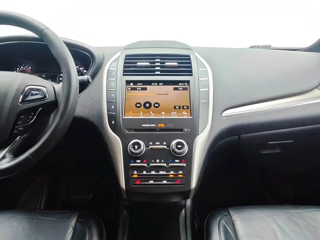 Lincoln MKC 2018 — фото 15