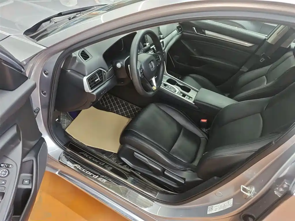 Honda Accord 2019 — фото 16