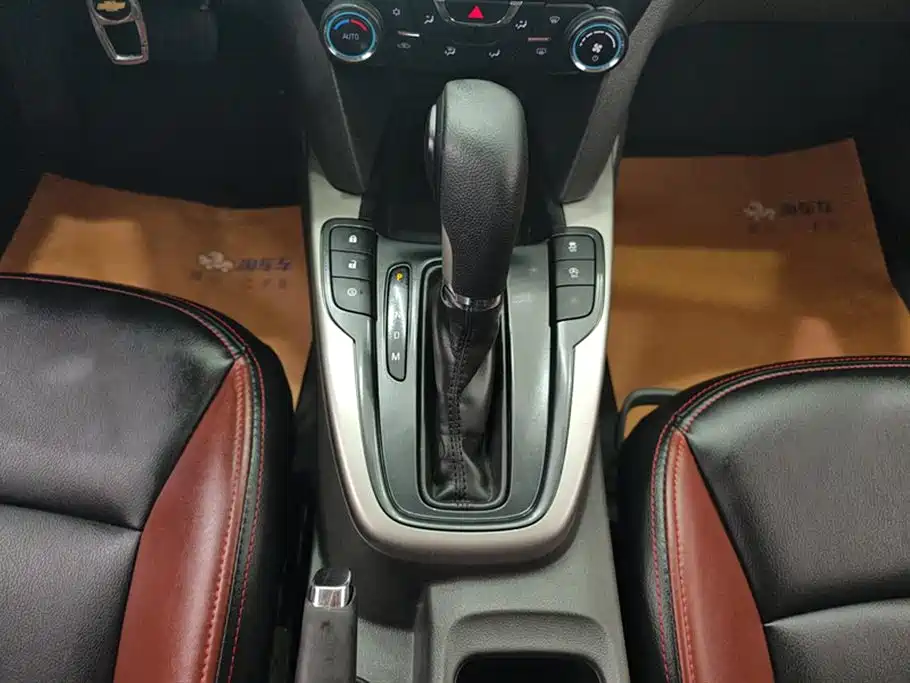 Chevrolet Malibu 2017 — фото 16