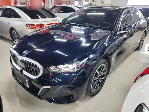 BMW i5 2024