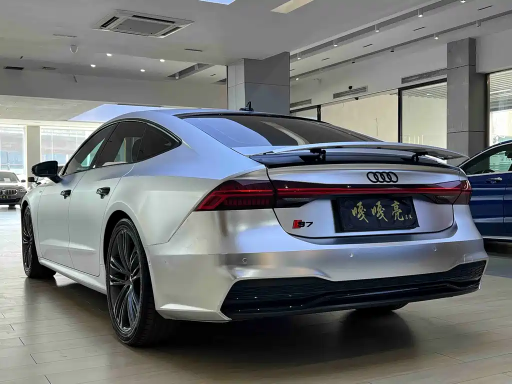 Audi A7 2022 — фото 9