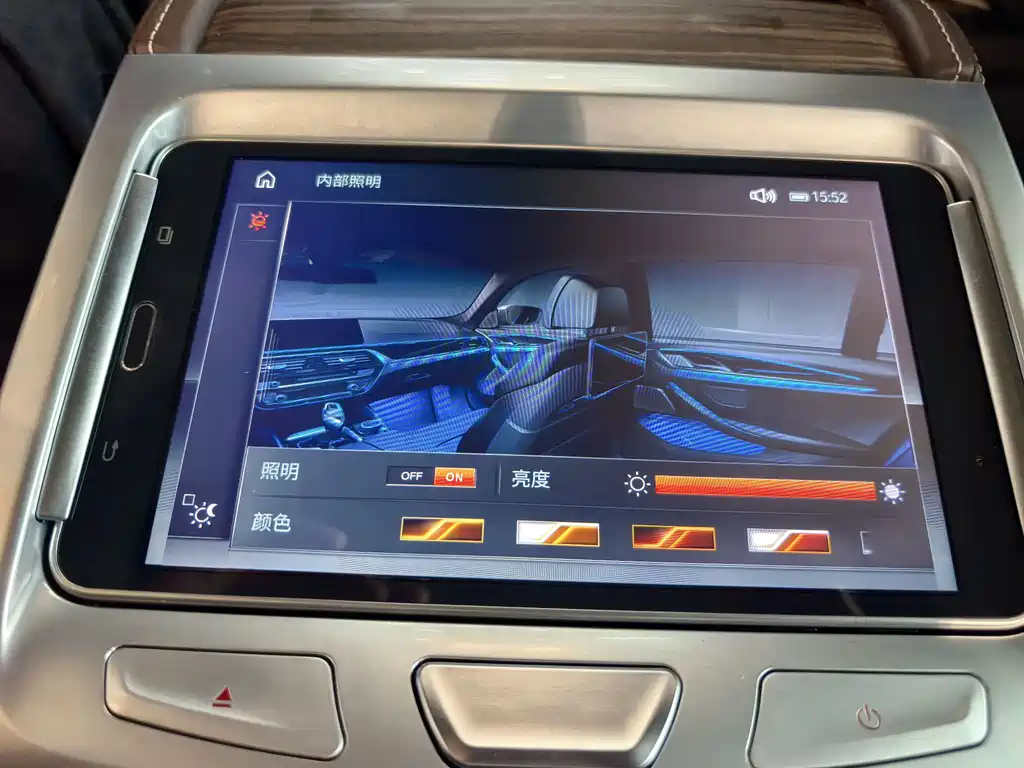 BMW 5 Series 2019 — фото 17