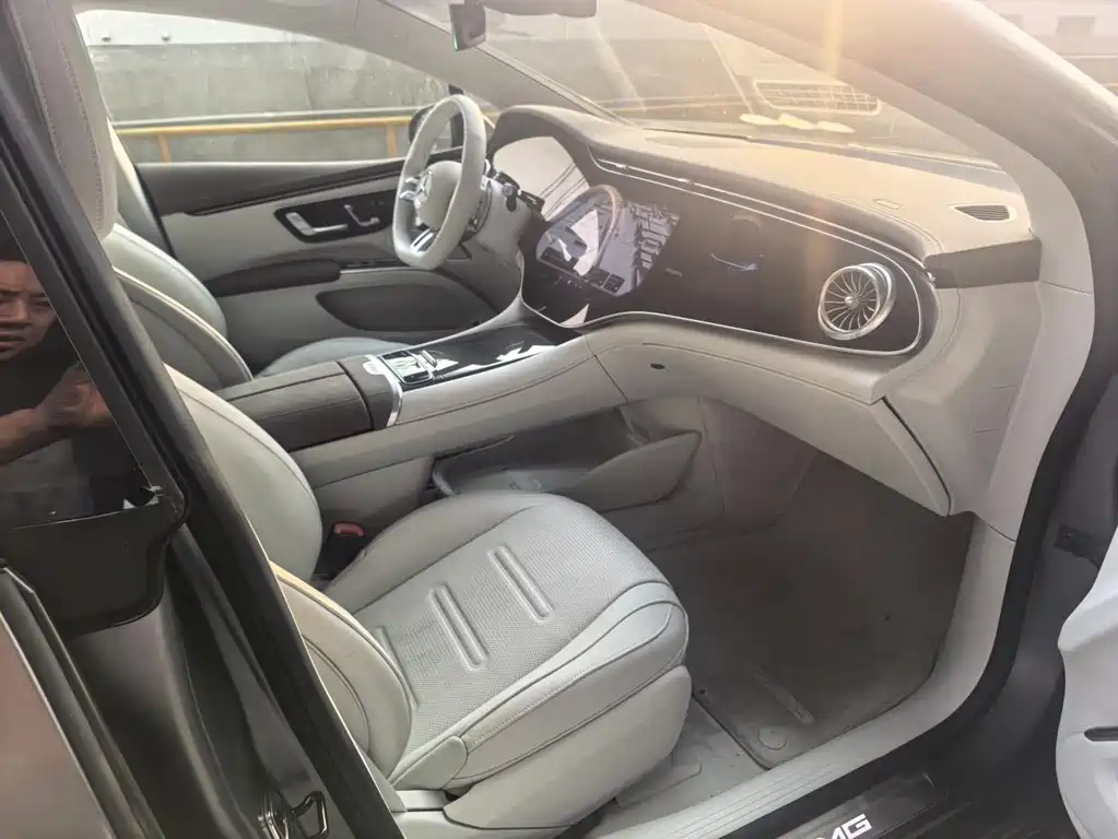 Mercedes-Benz EQS AMG 2024 — фото 18