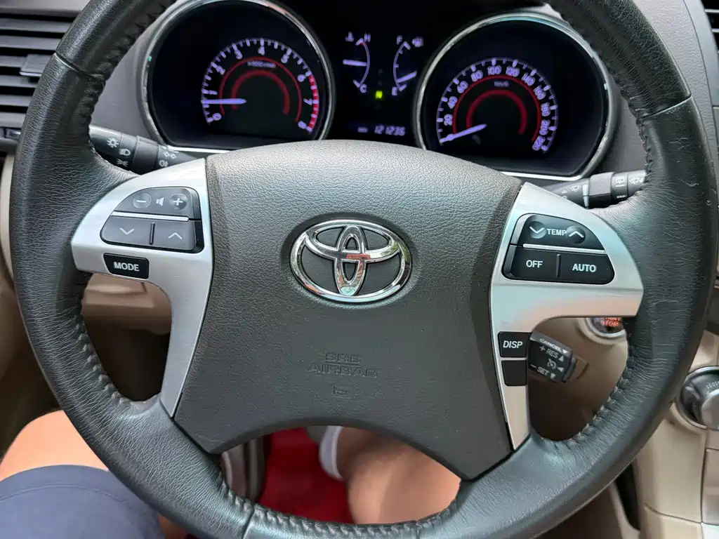 Toyota Highlander 2014 — фото 29