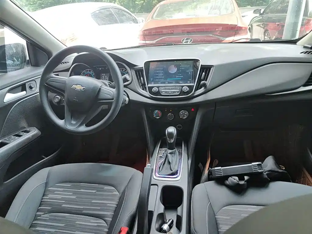 Chevrolet Cavalier 2018 — фото 10