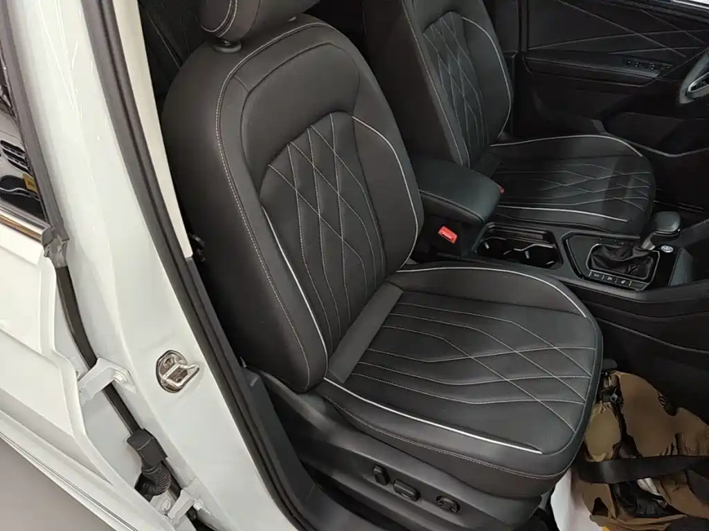 Volkswagen Tiguan L 2023 — фото 25