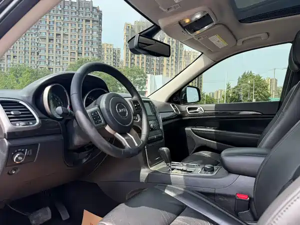 Jeep Grand Cherokee 2012