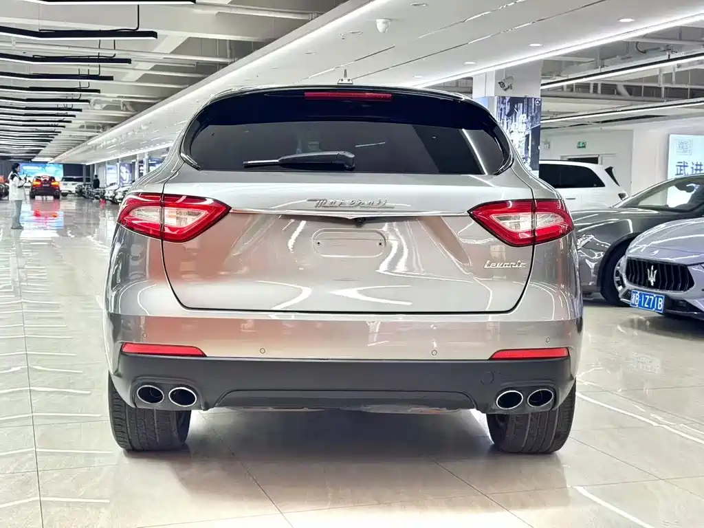Maserati Levante 2017 — фото 9