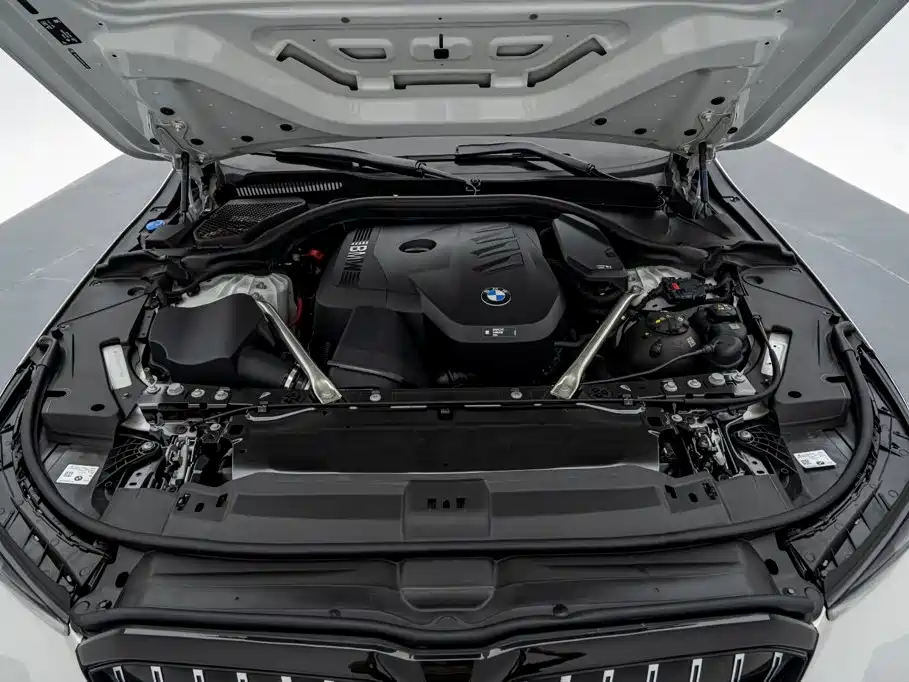 BMW 5 Series 2025 — фото 19