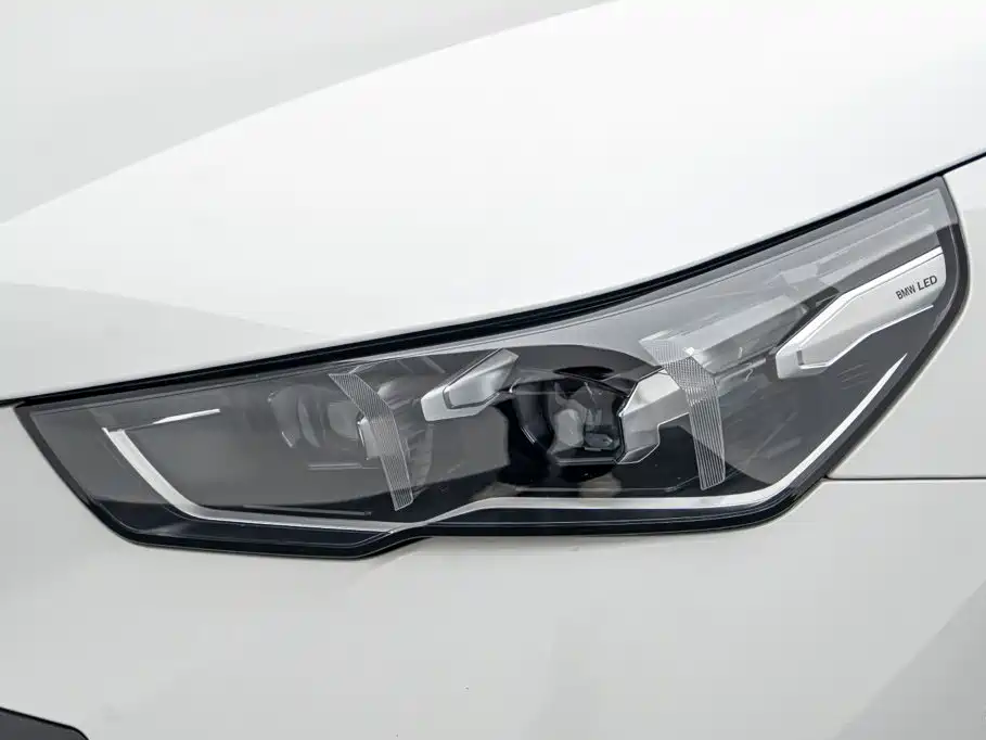 BMW 5 Series 2025 — фото 21
