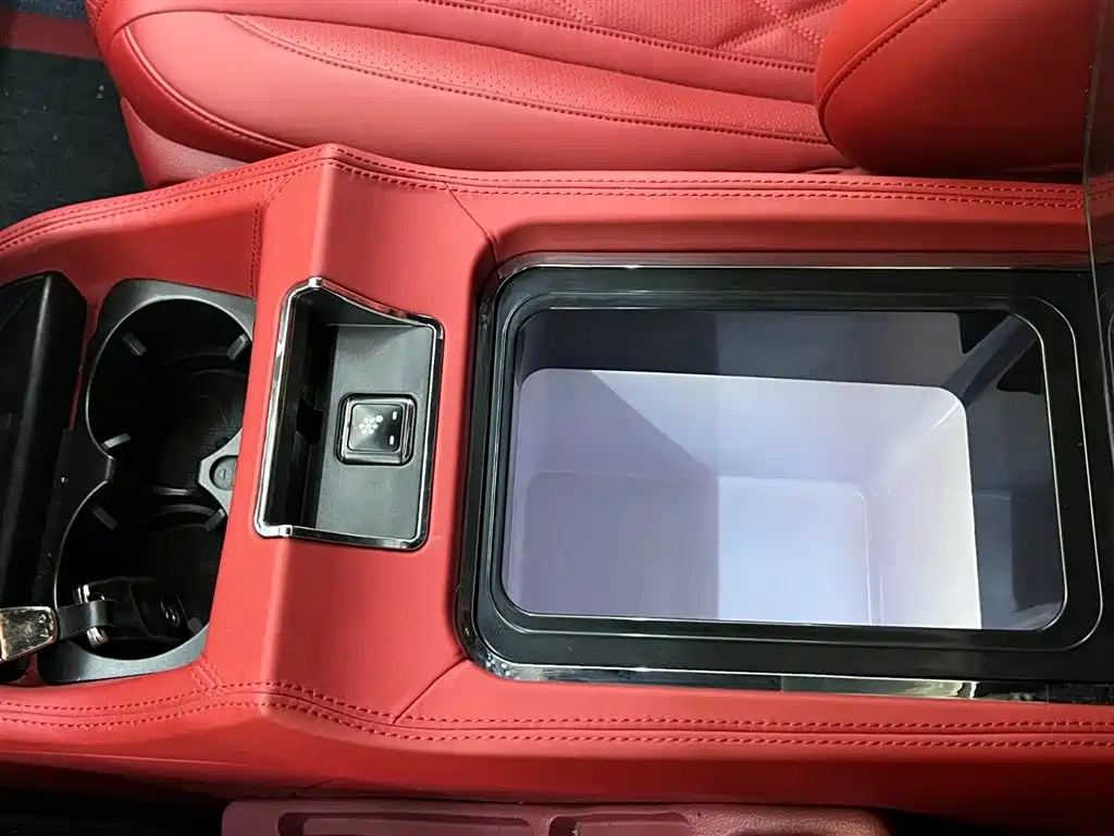 Mercedes-Benz Vito 2023 — фото 23