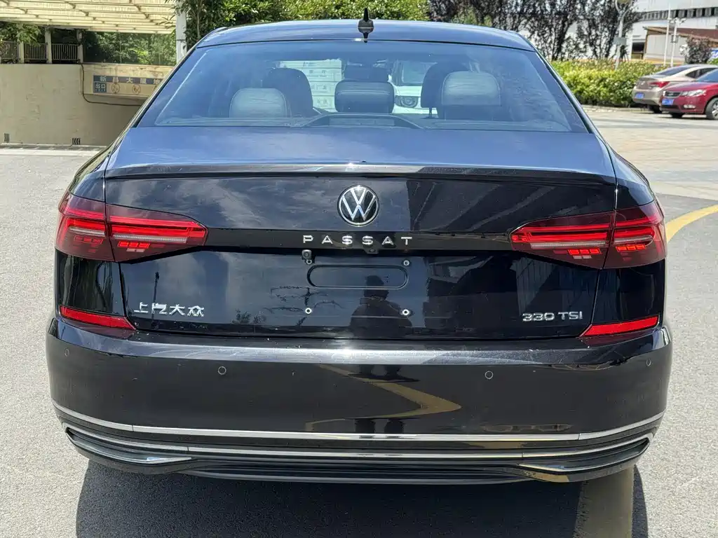 Volkswagen Passat 2021 — фото 16
