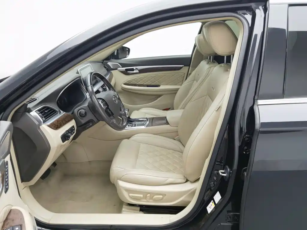 GAC Trumpchi GA8 2016 — фото 10