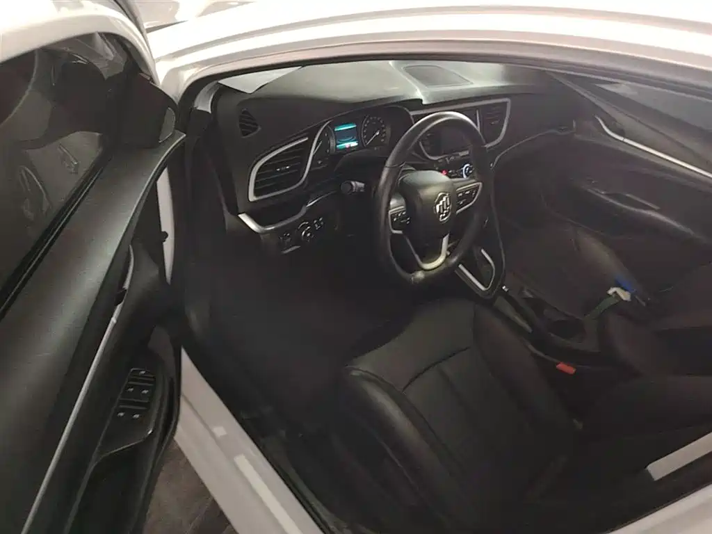 Buick Excelle 2019 — фото 16