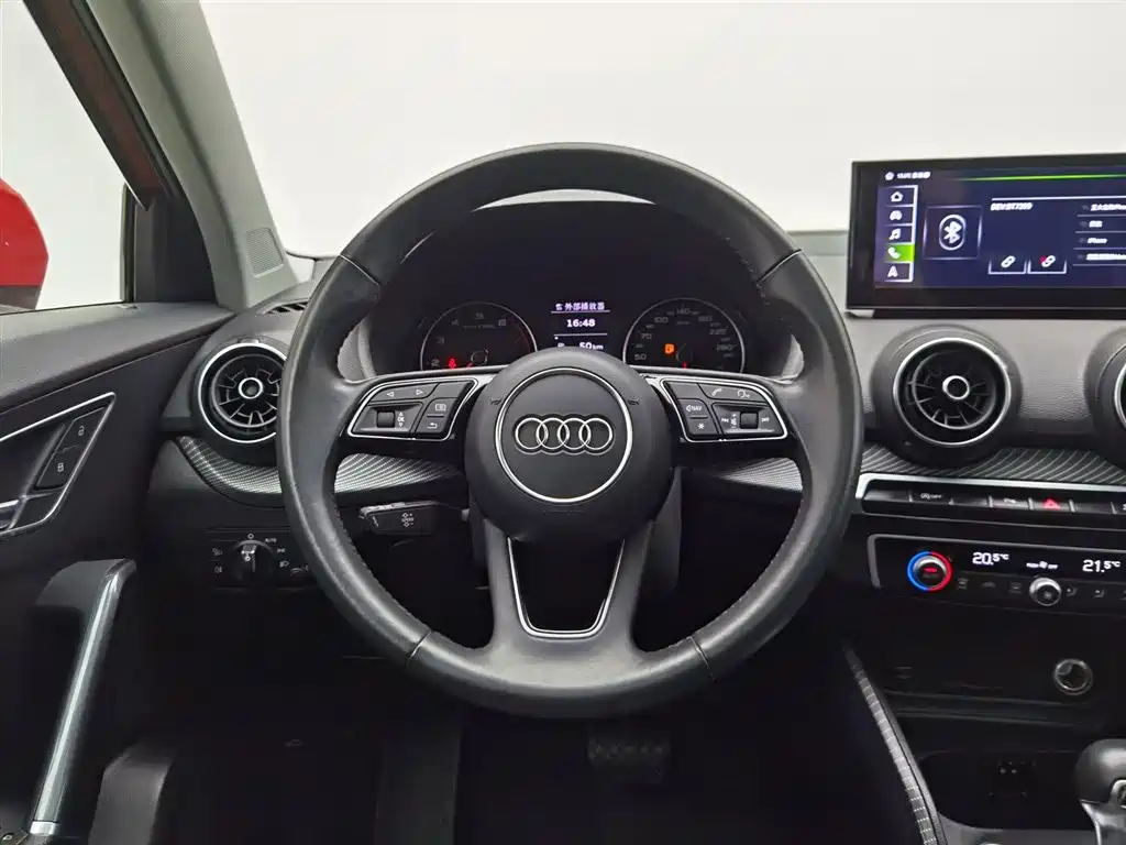 Audi Q2L 2020 — фото 11