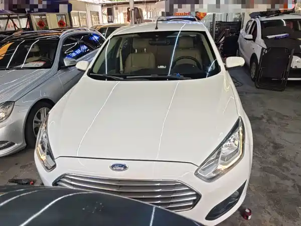 Ford Escort 2015