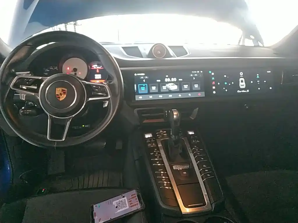 Porsche Macan 2018 — фото 10