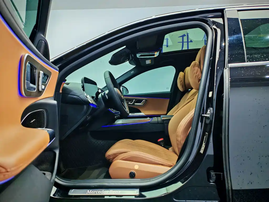 Mercedes-Benz E-Class 2025 — фото 10