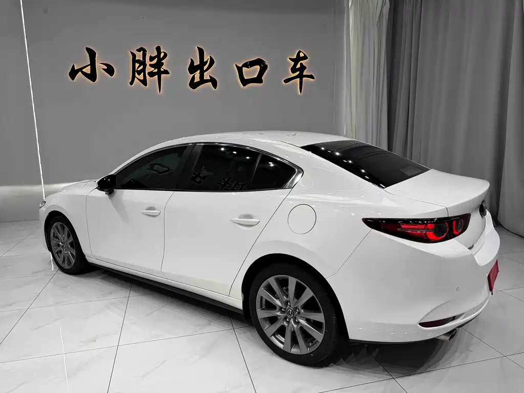 Mazda 3 Axela 2022