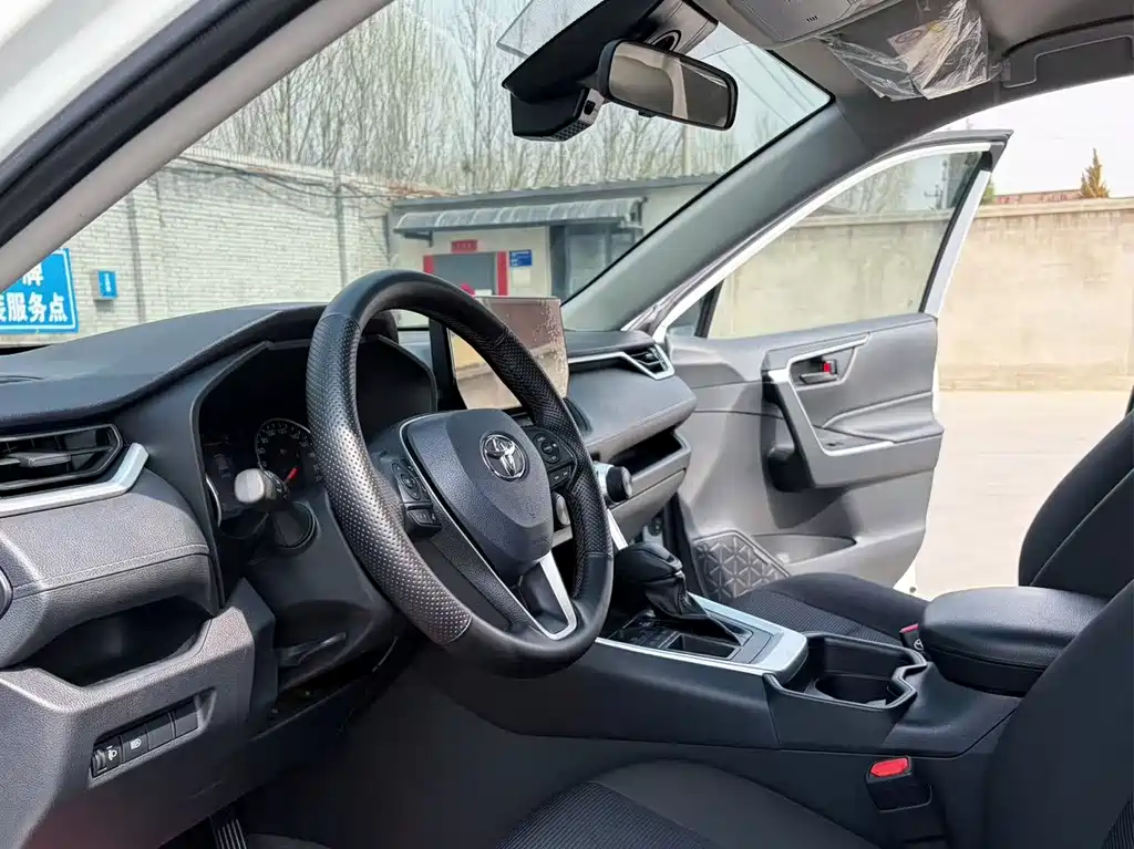 Toyota RAV4 2024