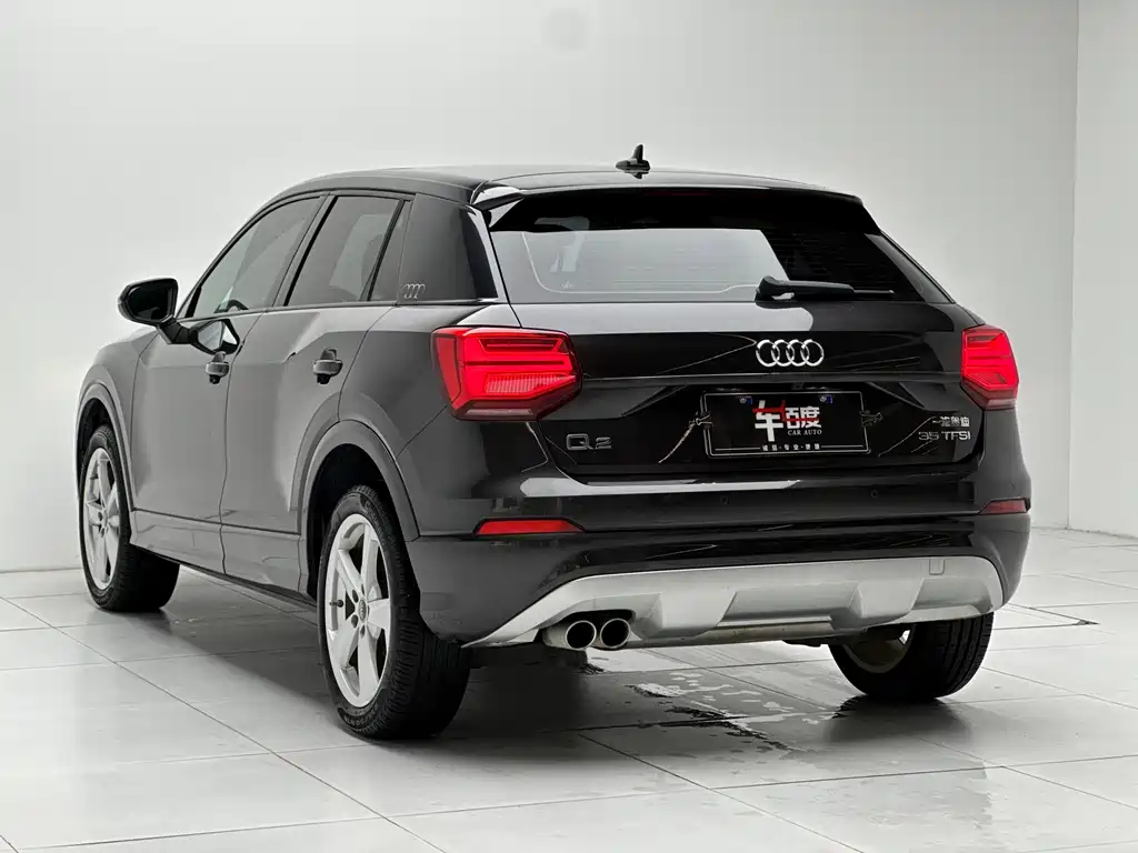 Audi Q2L 2019 — фото 6