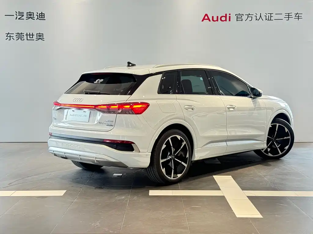 Audi Q4 e-tron 2023 — фото 5