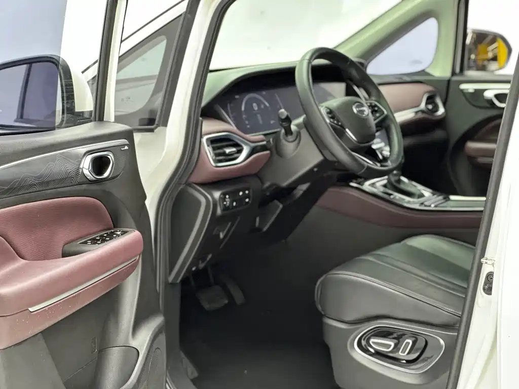 GAC Motor Trumpchi M6 2023 — фото 13