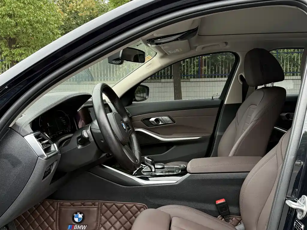 BMW 3 Series 2021 — фото 13