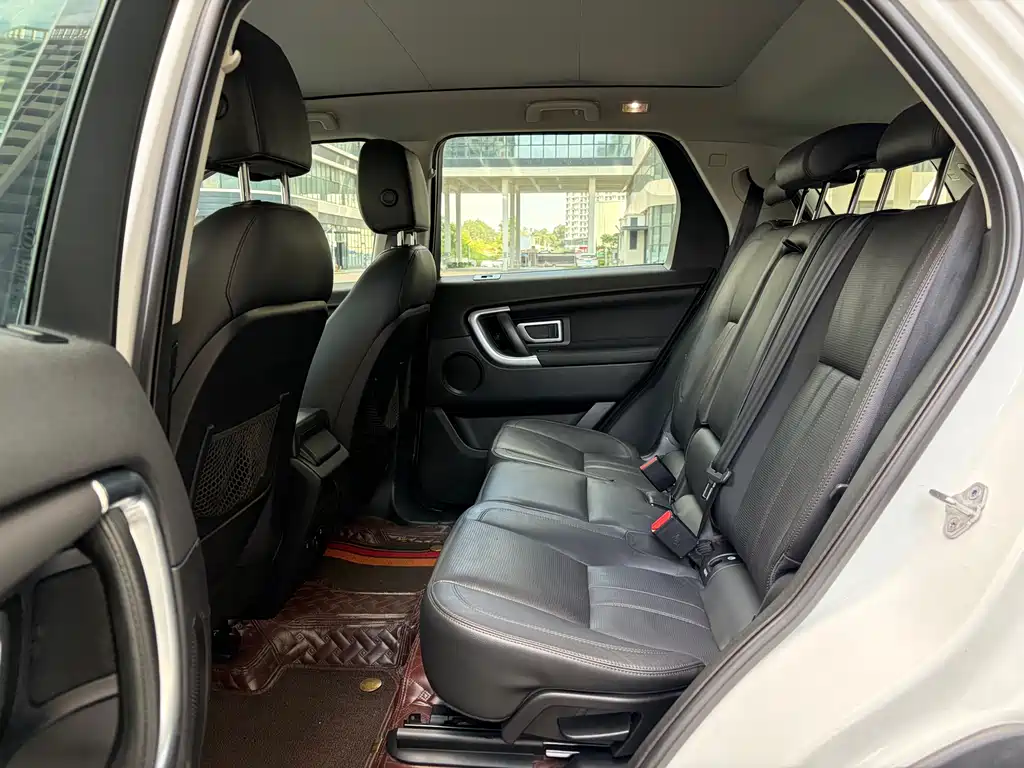 Land Rover Discovery Sport 2017 — фото 13